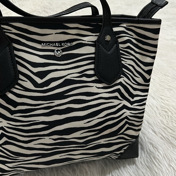 Michael Kors Eva black zebra print tote purse new - Picture 5 of 11